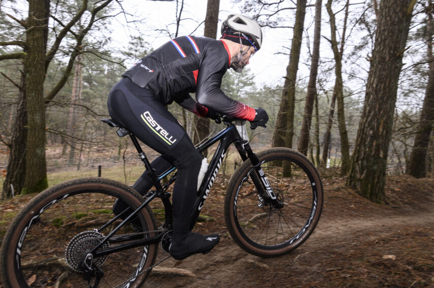 SRAM Flight Attendant