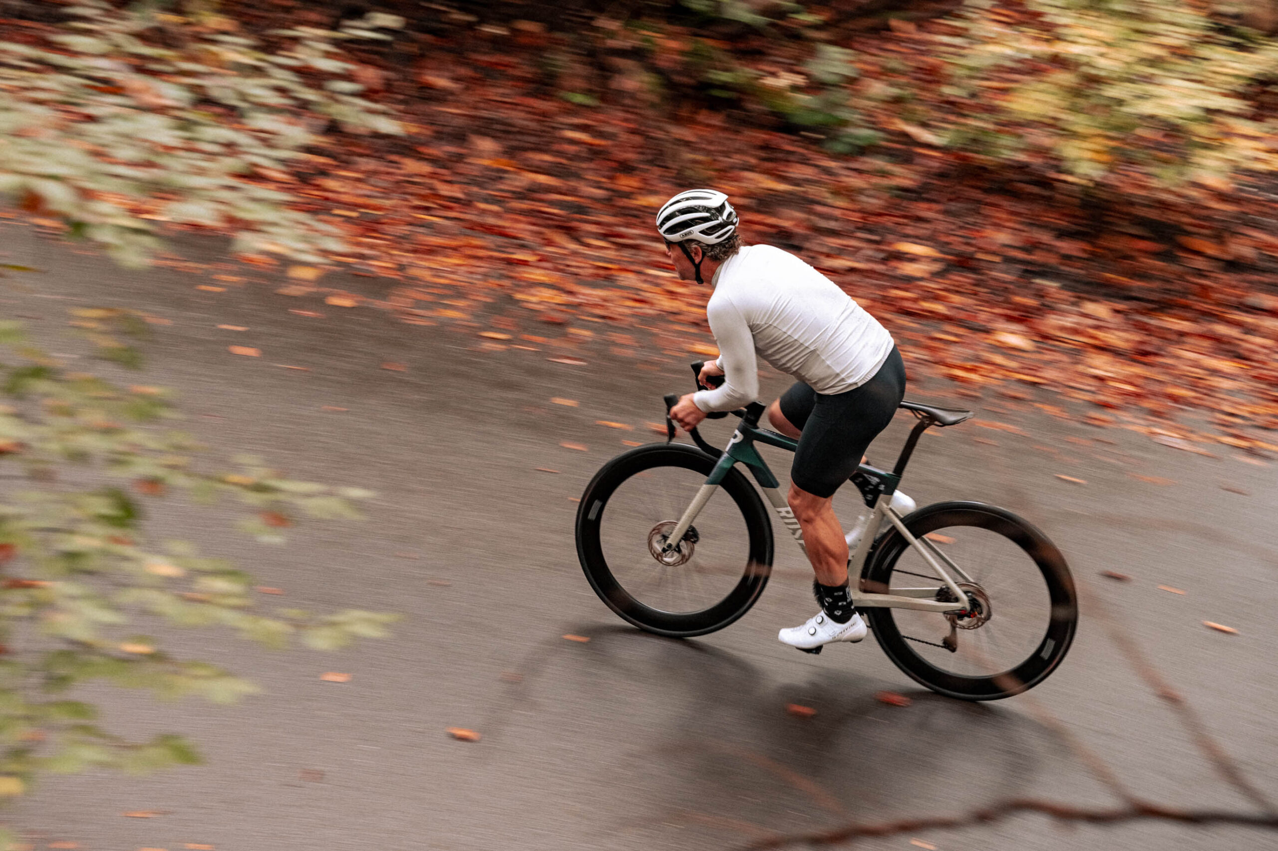 Review | Rose Xlite 06, zit je op rozen en krijg je waar voor je geld?