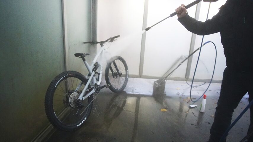 Gericht fiets schoonmaken