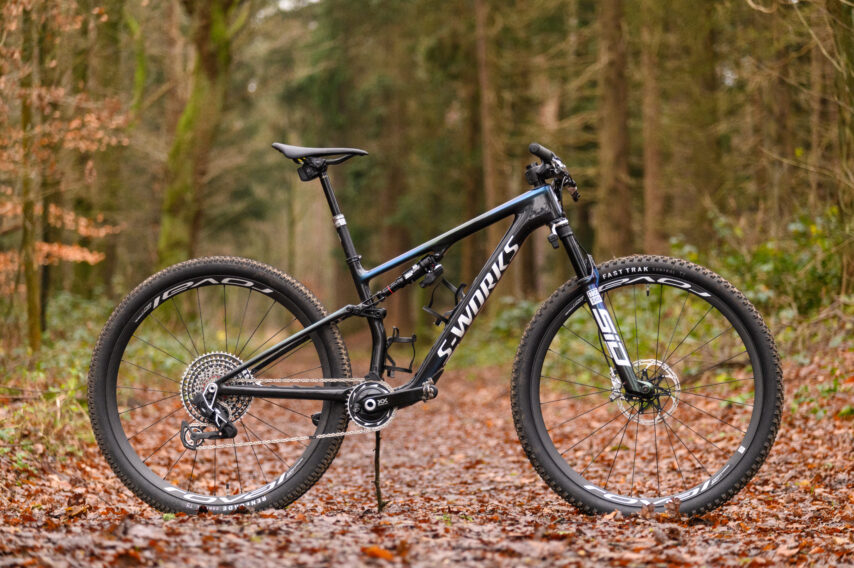 SRAM Flight Attendant