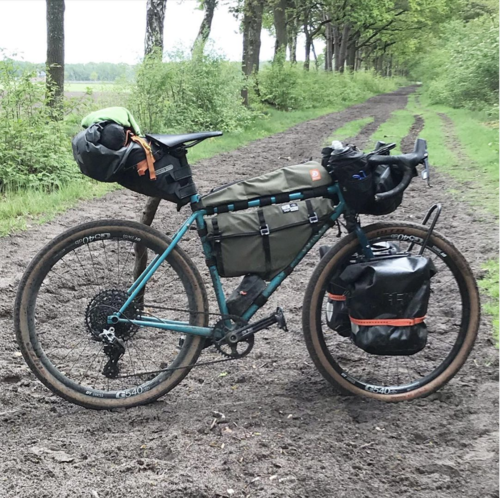 WiND56 na 1290 km.<br />De 1x12 setup met 50t cassette achter was meer dan welkom op de Cauberg en Vaalserberg. Met 15kg extra bagage rijdt dat toch anders dan op de racer.