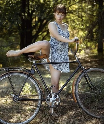 Women-bicycle.jpg